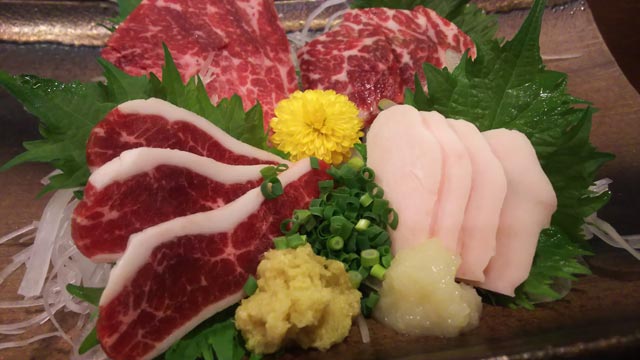 馬刺し盛り合わせ